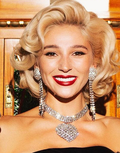 Настя Ивлеева показала идеальные ягодицы и перечислила плюсы карантина