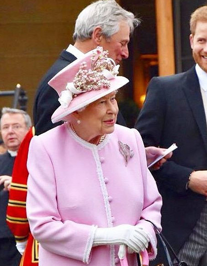 Елизавета II встретилась с принцем Гарри и заявила, что хочет чаще видеться с правнуком