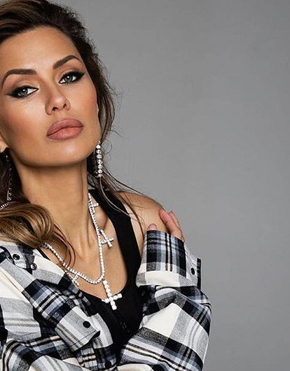 Виктория Боня выстригла рваную челку (и ее сравнили с Сергеем Зверевым)