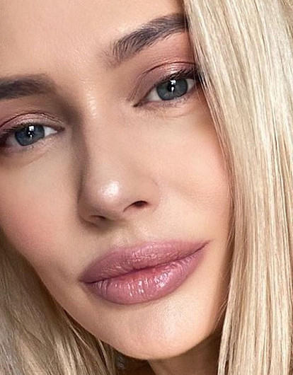 «Моя цель — минус 4 кг»: Наталья Рудова показала эффективную домашнюю тренировку (видео)