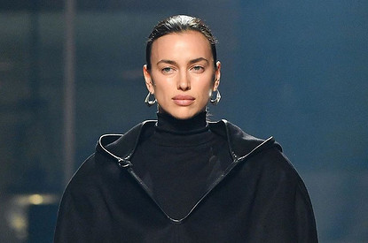 Ирина Шейк нарушила условия карантина с новым бойфрендом