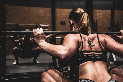 Что такое кроссфит для женщин: полный гид по тренировке (видео)