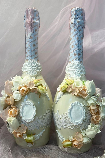 Как можно украсить бутылку шампанского на свадьбу