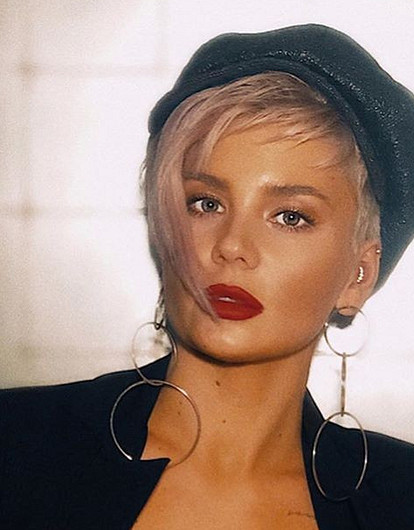 Дочь Валерии показала паспорт с новым именем (взяла псевдоним)