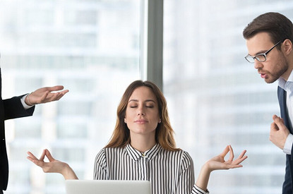 Как перестать нервничать на работе: 6 советов психолога