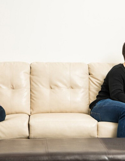 У любви у нашей села батарейка: психолог рассказывает, как преодолевать семейные кризисы