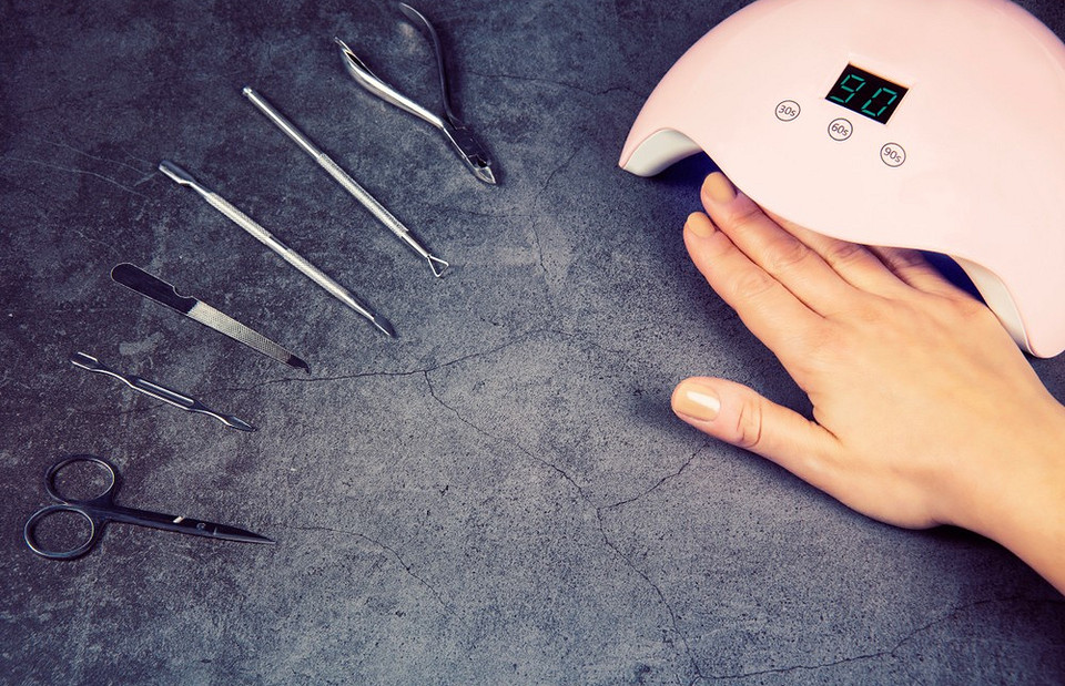 Вред гель-лака для ногтей: научные исследования и 8 способов сделать процедуру безопасной