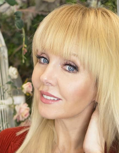 Валерия снялась в гламурной маске и назвала «лекарство» от коронавируса