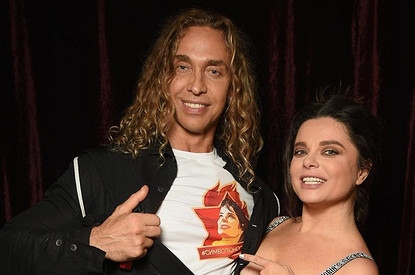 Наташа Королева подарила Тарзану на день рождения его копию из шариков (видео)