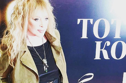 Алла Пугачева поделилась веселыми фото с Владимиром Винокуром и Лаймой Вайкуле