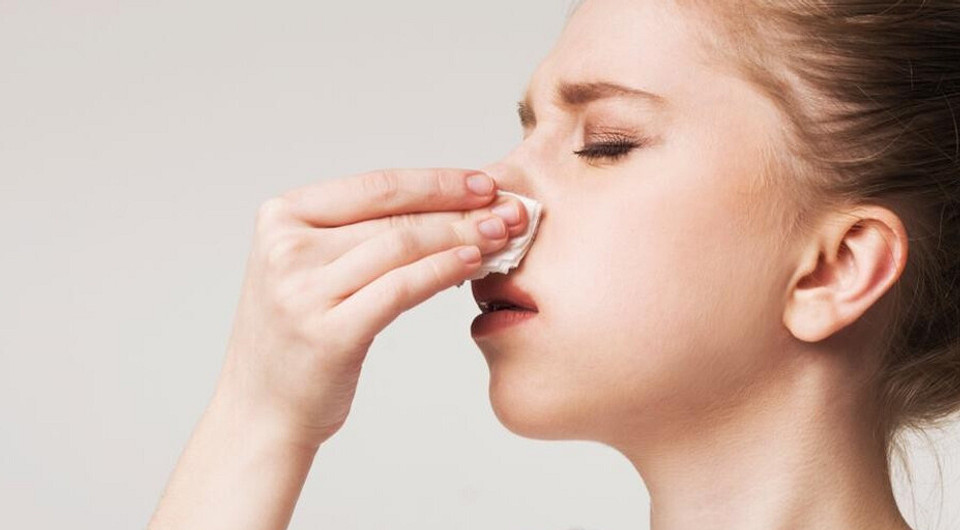 11 причин, почему течет кровь из носа у взрослого
