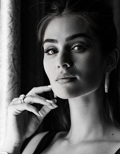 Беременная Анастасия Шубская показала откровенный домашний образ