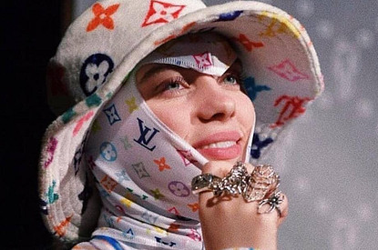 Билли Айлиш пожаловалась на травлю из-за съемок в купальнике