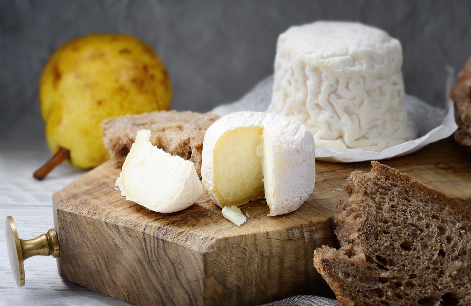 Просто, вкусно и полезно: 4 рецепта сыра из козьего молока в домашних условиях