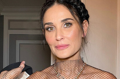 Деми Мур перекрасилась в платиновую блондинку ради роли в кино