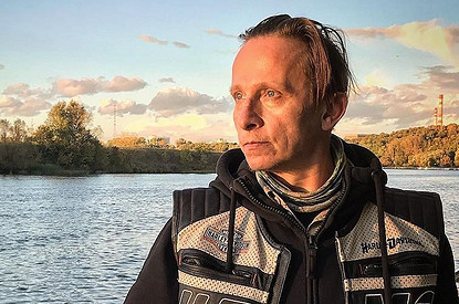 Иван Охлобыстин нарушил карантин ради пасхальной службы в храме для «избранных» (видео)