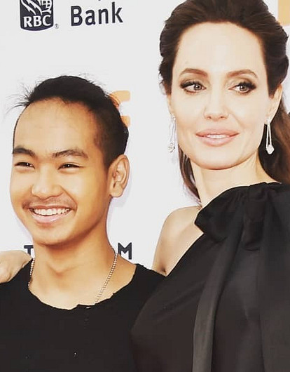 Анджелина Джоли сообщила, что ее старший сын занимается «корейскими и русскими исследованиями»