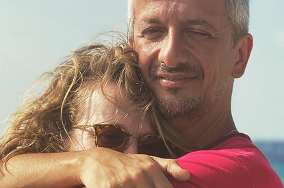 Константин Богомолов показал, как Собчак игнорирует его в постели (видео)