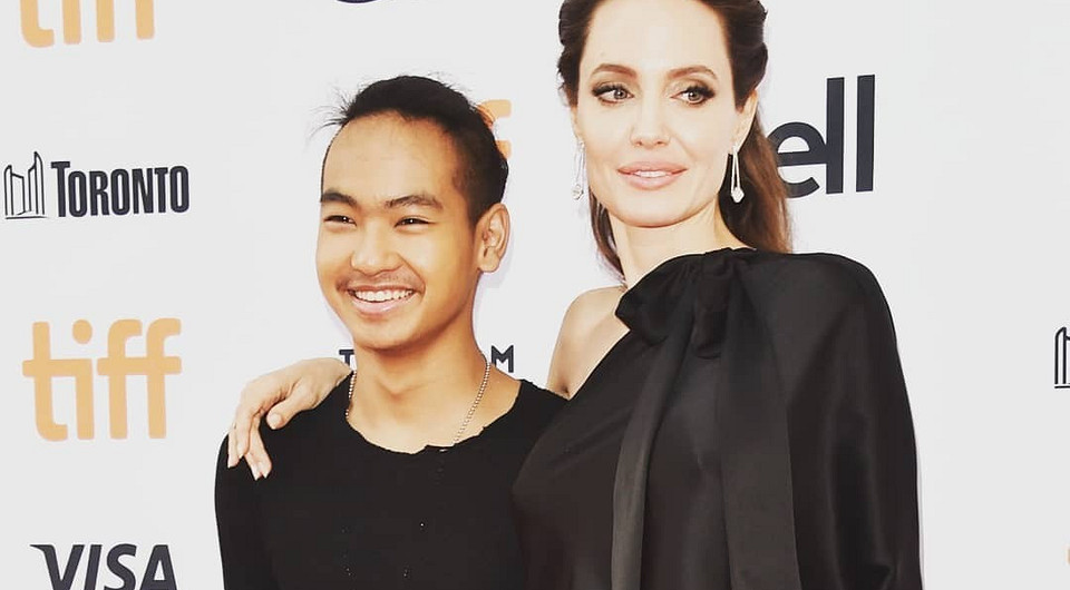 Анджелина Джоли сообщила, что ее старший сын занимается «корейскими и русскими исследованиями»