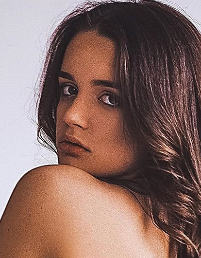 Старшая дочь певицы Славы кардинально сменила имидж (пепельный блонд и каре очень к лицу)