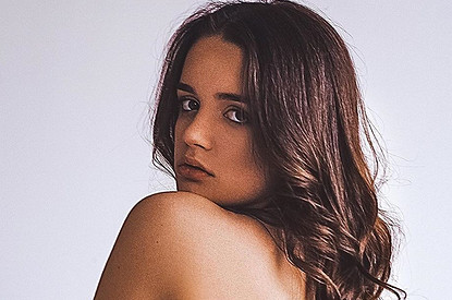 Старшая дочь певицы Славы кардинально сменила имидж (пепельный блонд и каре очень к лицу)