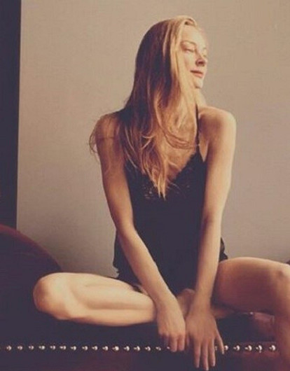 Светлана Ходченкова показала, как играет с милым щенком (видео)