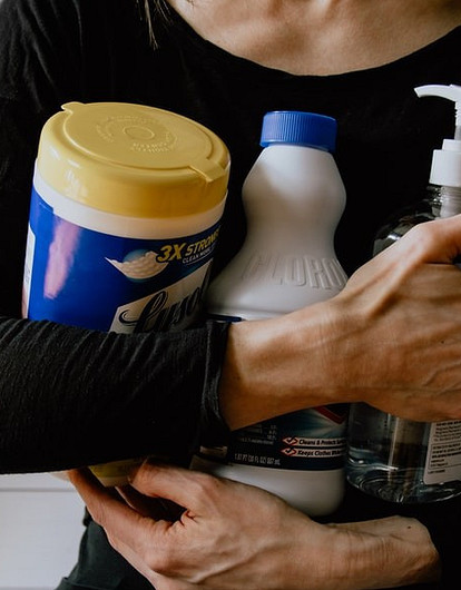 Чем обеззаразить руки от вирусов: мифы и правда о мыле и антисептиках