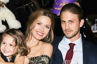 Виктория Боня съехалась с отцом своей дочери Алексом Смерфитом