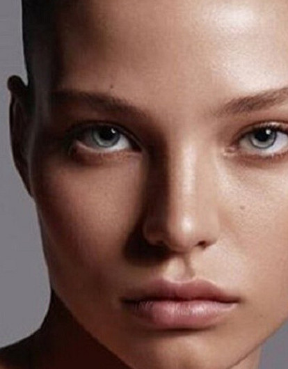 Алеся Кафельникова похвасталась идеальным прессом во время танца (видео)