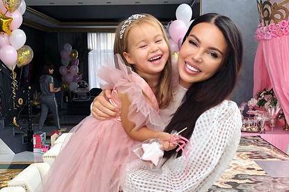 Оксана Самойлова устроила шикарный день рождения для младшей дочери (видео)