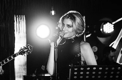 Нино Нинидзе показала, как растягивается дома с гимнастическим мячом (видео)