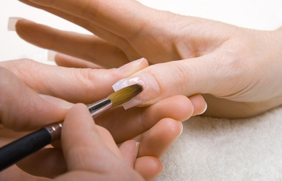 Как снять наращенные ногти в домашних условиях: 2 эффективных способа