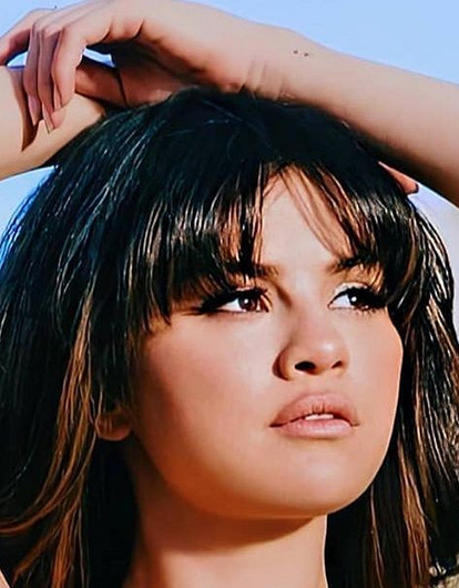 Селена Гомес призналась Майли Сайрус, что страдает от биполярного расстройства