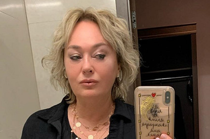 «Сволочи!»: Лариса Гузеева показала, как ее муж поклоняется холодильнику (видео)