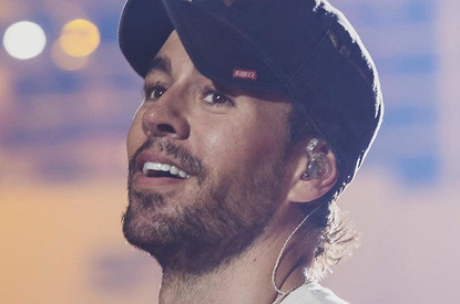 Энрике Иглесиас показал, как играет с двухмесячной дочерью Машей (видео)