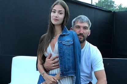 Беременная Анастасия Шубская сбрила Александру Овечкину бороду и усы (все из-за Галустяна)