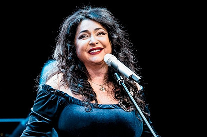 Лолита показала постройневшую фигуру в обтягивающем комбинезоне (видео)