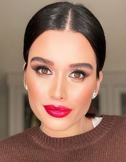 Ксения Бородина сделала из подушки платье на карантине