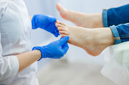 Деликатный вопрос: как правильно лечить грибок кожи ног, чтобы полностью избавиться от недуга