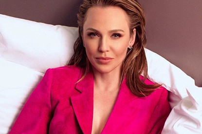 Альбина Джанабаева показала архивные детские фото в день своего рождения (такая милая)