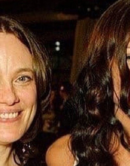 Анджелина Джоли рассказала о разводе родителей и о том, как пережила смерть матери