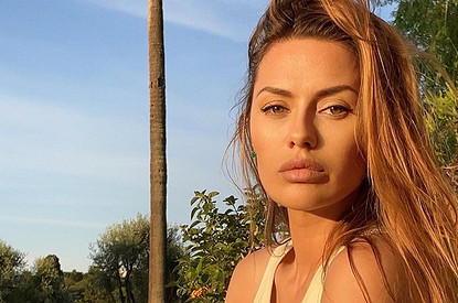 Виктория Боня показала упражнения для тонкой талии (видео)