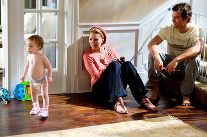 Как правильно надевать подгузник новорожденному: инструкция для начинающих мам (и пап)