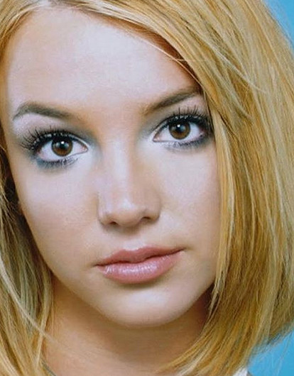 «Oops... I Did It Again»: в честь 20-летия культового альбома Бритни Спирс вспомнили ее лучшие годы (ностальгическое видео)