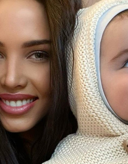 «Шилопоп»: Анастасия Решетова пожаловалась на то, что шестимесячный сын лезет в кошачьи миски (видео)