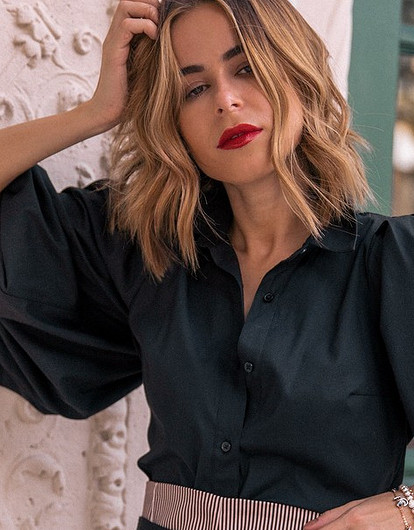 Просто и со вкусом: 43 модных варианта, с чем носить черную блузку