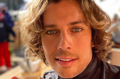 «Треснул диван»: Максим Галкин сочинил оперную арию о зажорах на карантине (смешное видео)