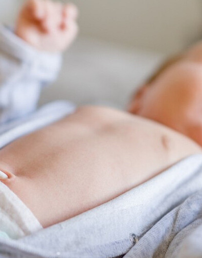 Как правильно обрабатывать пупок новорожденному: все нюансы ухода и полезные советы