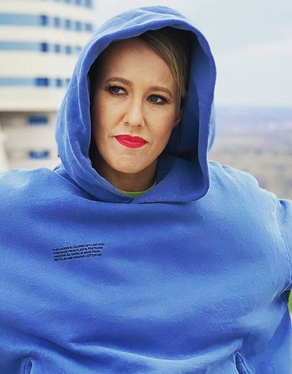 «Мое пение можно слушать вечно»: Ксения Собчак опубликовала песню, в которой высмеяла Собянина и слухи о Билле Гейтсе (видео)