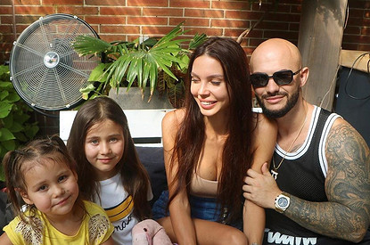 «Счастье»: Джиган опубликовал фото с Оксаной Самойловой и сыном